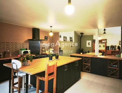 Maison ancienne - 178 m² - 6 pièces