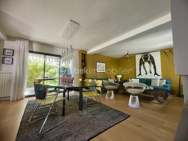 Villa - 185 m² - 6 pièces