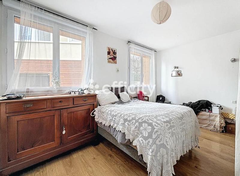 Loft - 136 m² - 4 pièces