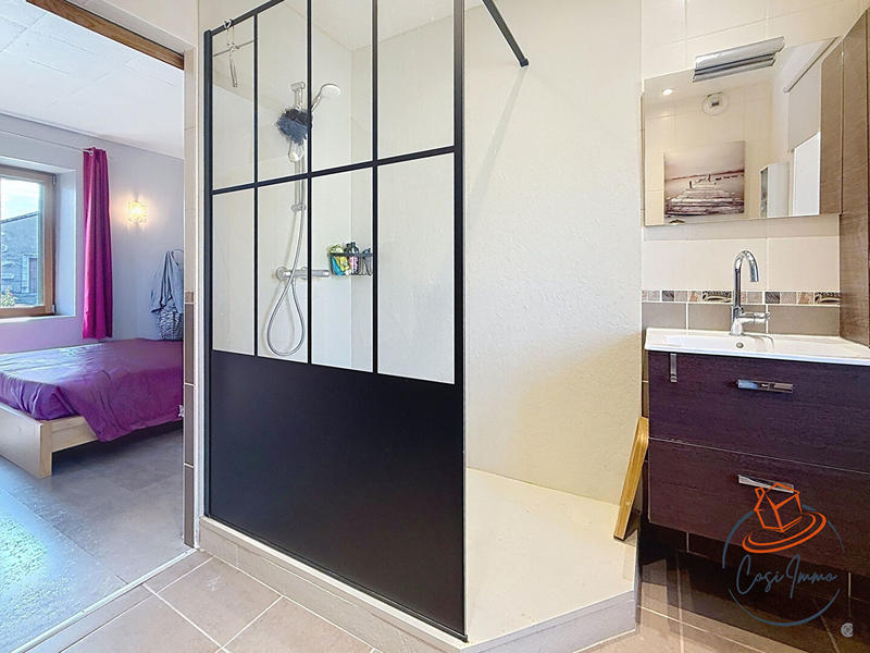 Maison - 240 m² - 7 pièces