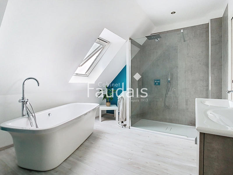 Maison - 141 m² - 6 pièces