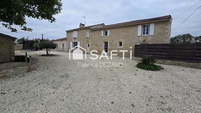 Maison - 240 m² - 9 pièces