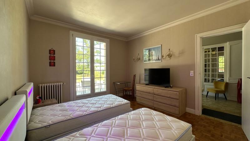 Maison - 324 m² - 9 pièces