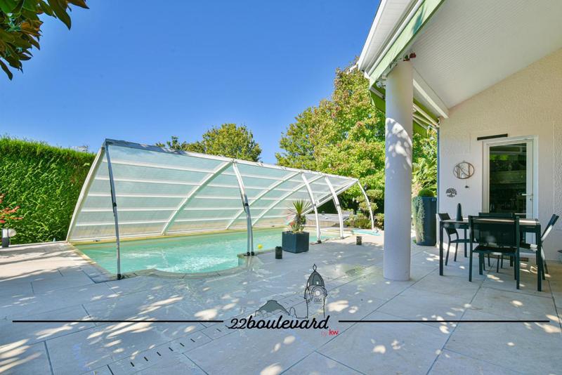 Villa - 250 m² - 8 pièces