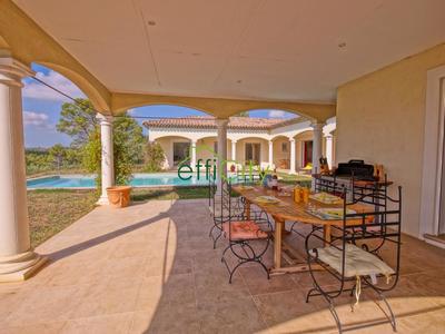 Maison - 260 m² - 7 pièces