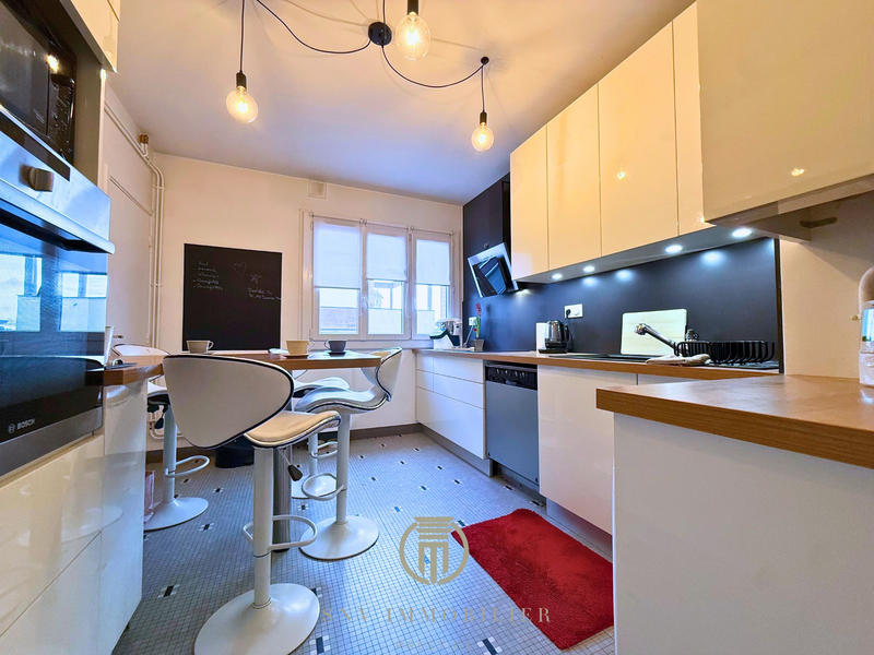 Appartement - 80 m² - 4 pièces