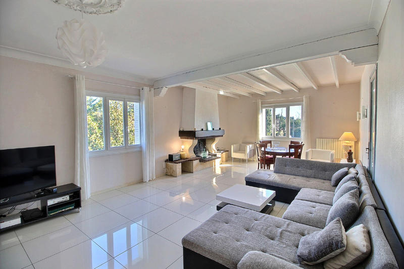 Villa - 390 m² - 5 pièces