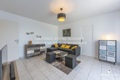 Chambre - 10 m² - 6 pièces