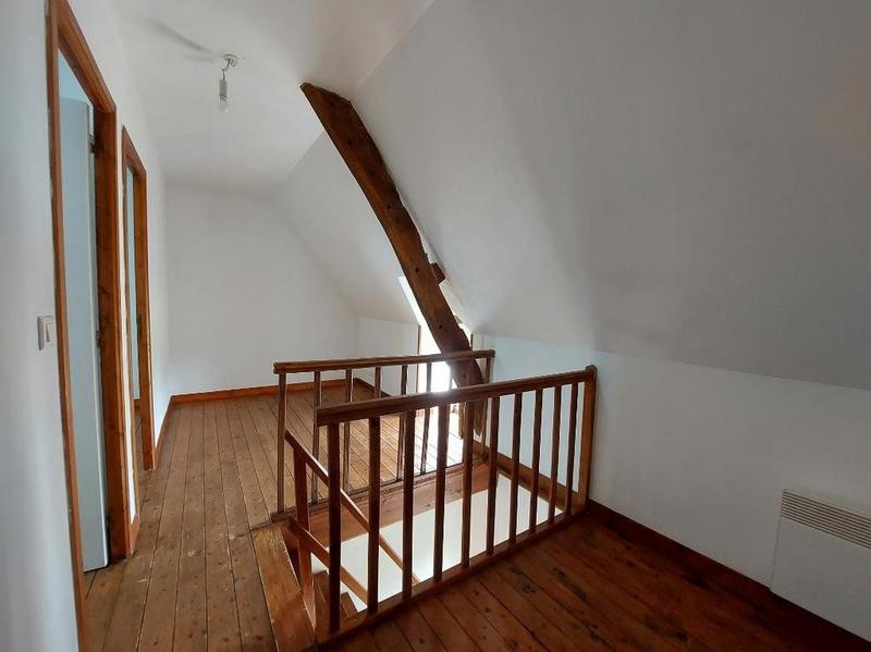 Maison - 93 m² - 7 pièces