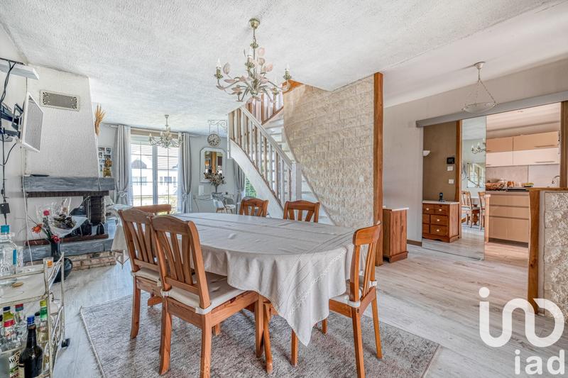 Maison - 187 m² - 8 pièces
