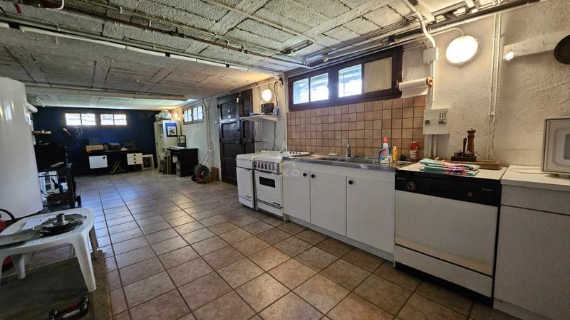 Maison - 255 m² - 8 pièces