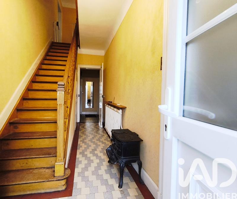 Maison - 211 m² - 7 pièces