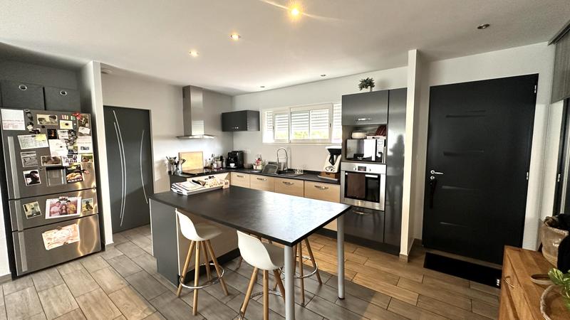 Maison - 96 m² - 5 pièces