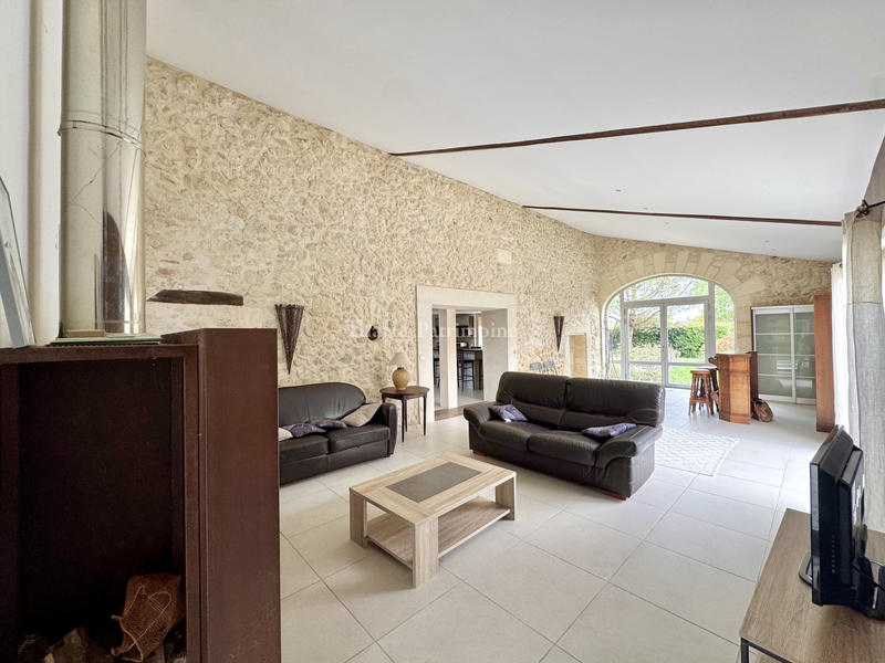 Maison - 250 m² - 7 pièces