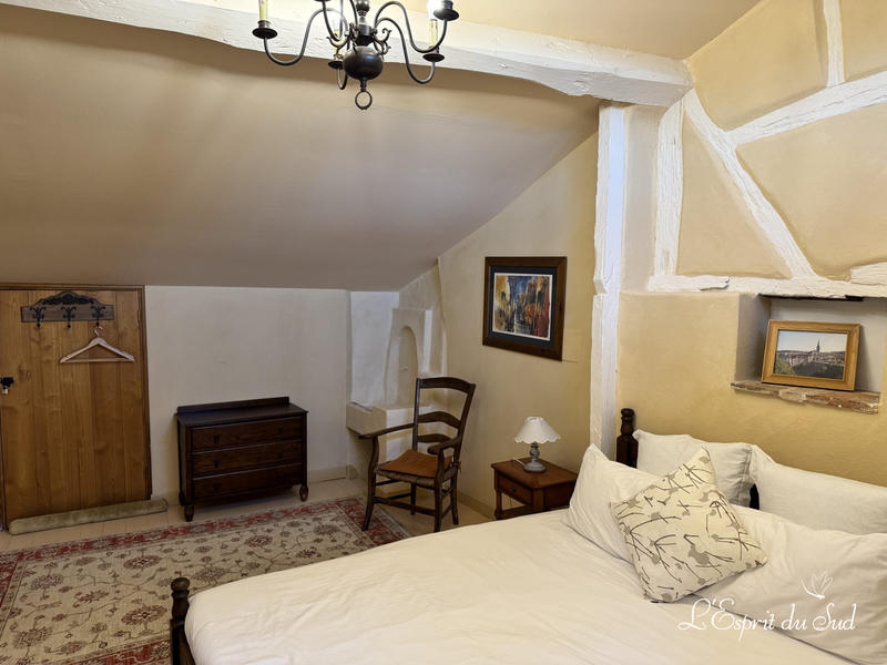 Maison - 668 m² - 14 pièces