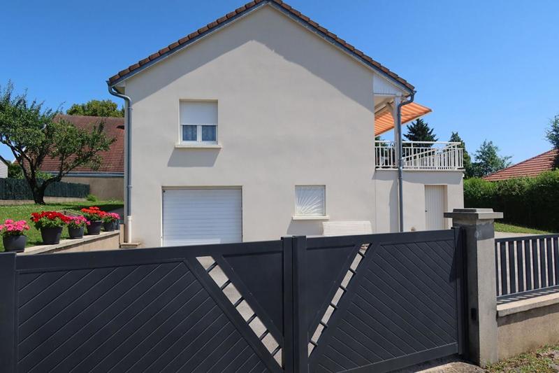 Maison traditionnelle - 121 m² - 6 pièces