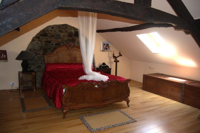 Maison - 270 m² - 6 pièces