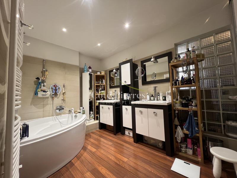 Appartement - 185 m² - 5 pièces