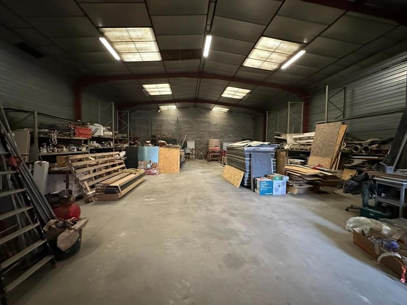 Local commercial - 310 m² - 1 pièce