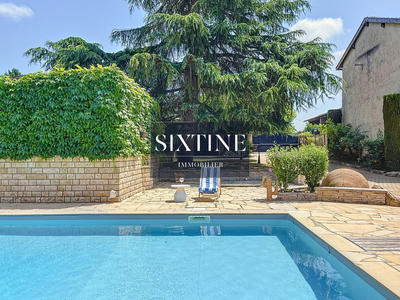 Maison - 360 m² - 7 pièces