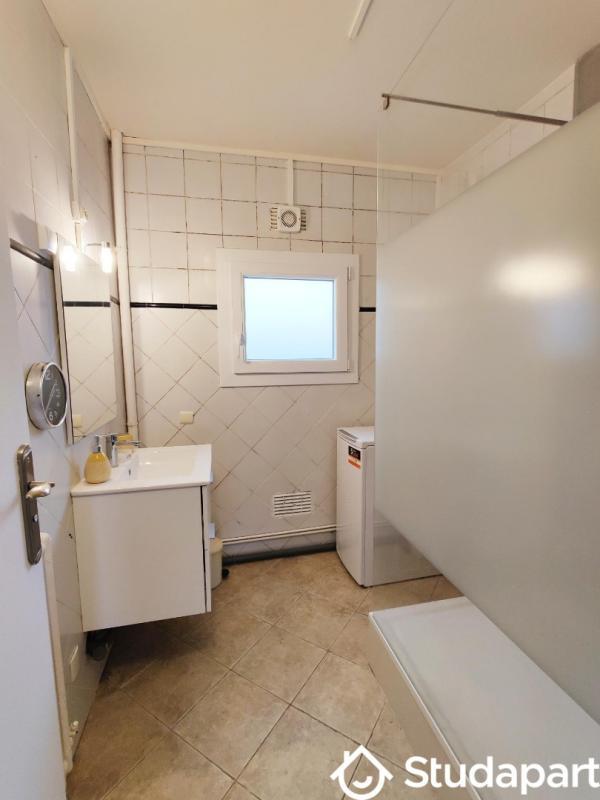 Chambre - 9 m² - 1 pièce