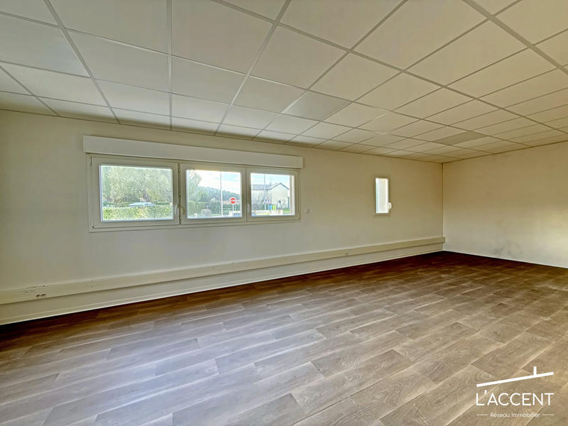 Local d'activités - 67 m² - 1 pièce