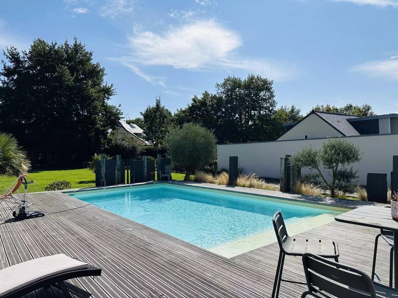 Maison - 225 m² - 9 pièces