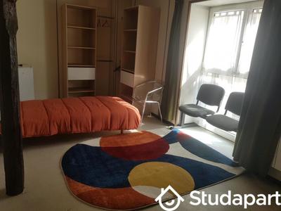 Chambre - 13 m² - 1 pièce