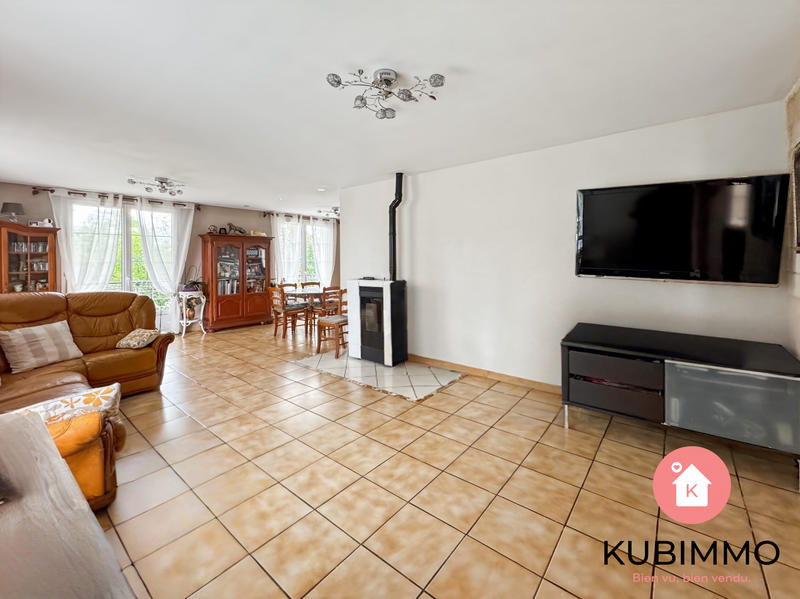 Maison - 212 m² - 8 pièces