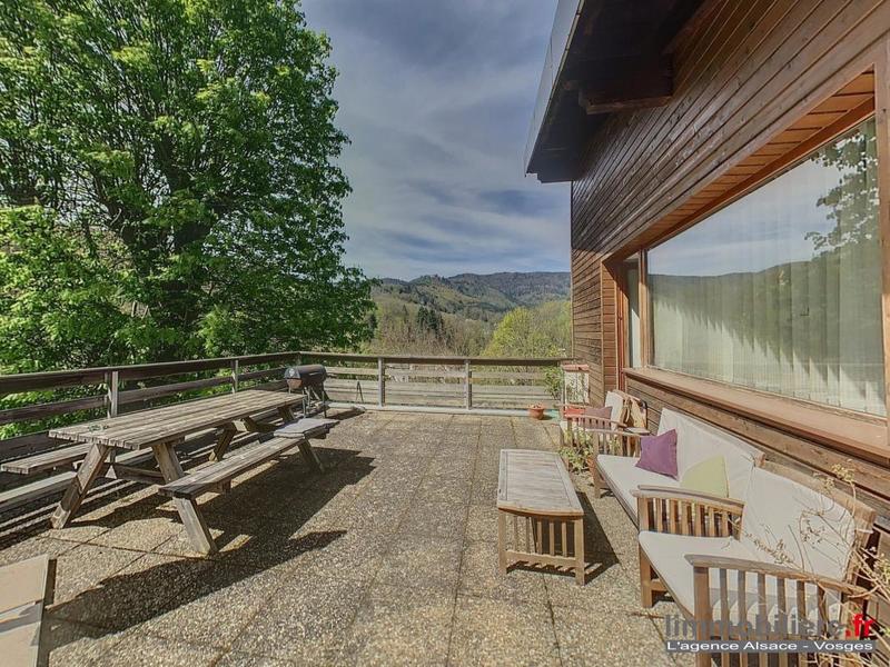 Maison - 272 m² - 9 pièces