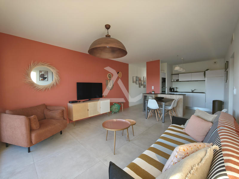 Appartement - 65 m² - 4 pièces