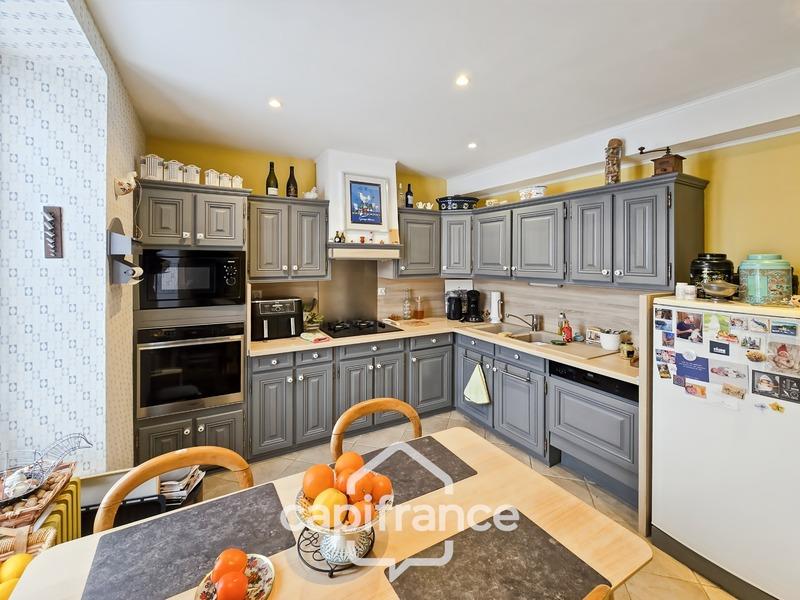 Maison - 207 m² - 9 pièces