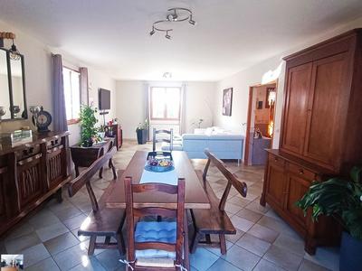 Maison traditionnelle - 163 m² - 7 pièces