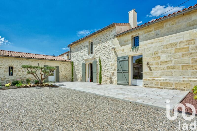 Maison - 390 m² - 11 pièces