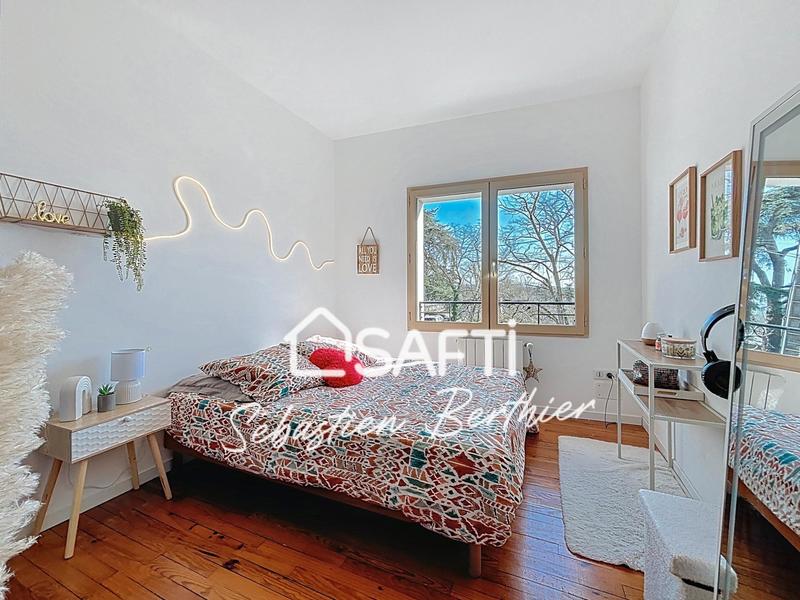 Maison - 180 m² - 5 pièces