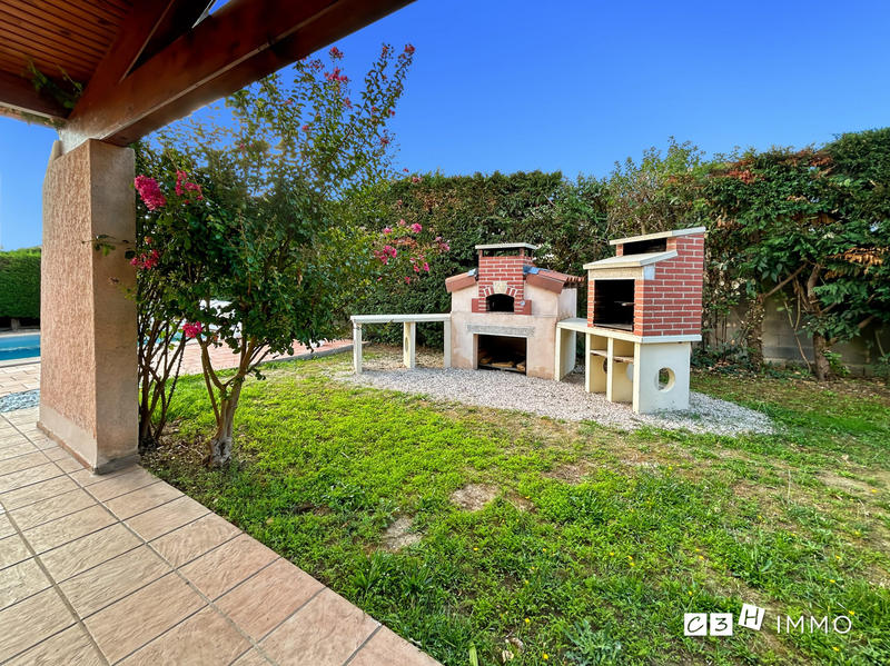 Maison traditionnelle - 92 m² - 4 pièces