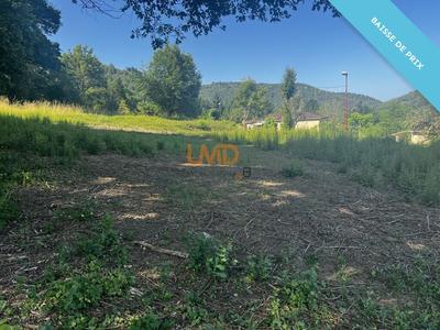 Terrain constructible - 1 100 m²