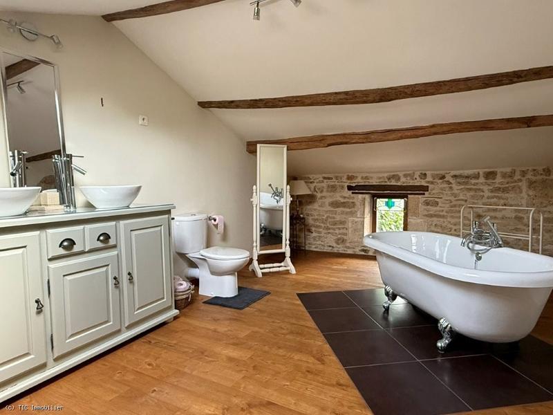 Maison en pierre - 125 m² - 4 pièces