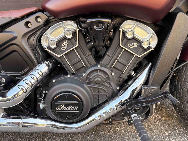 Indian Scout Bobber 1133 Maroon Metallic