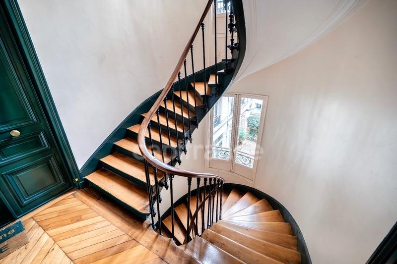 Appartement ancien - 77 m² - 4 pièces