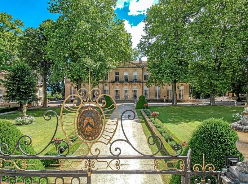 Manoir - 2 500 m² - 38 pièces