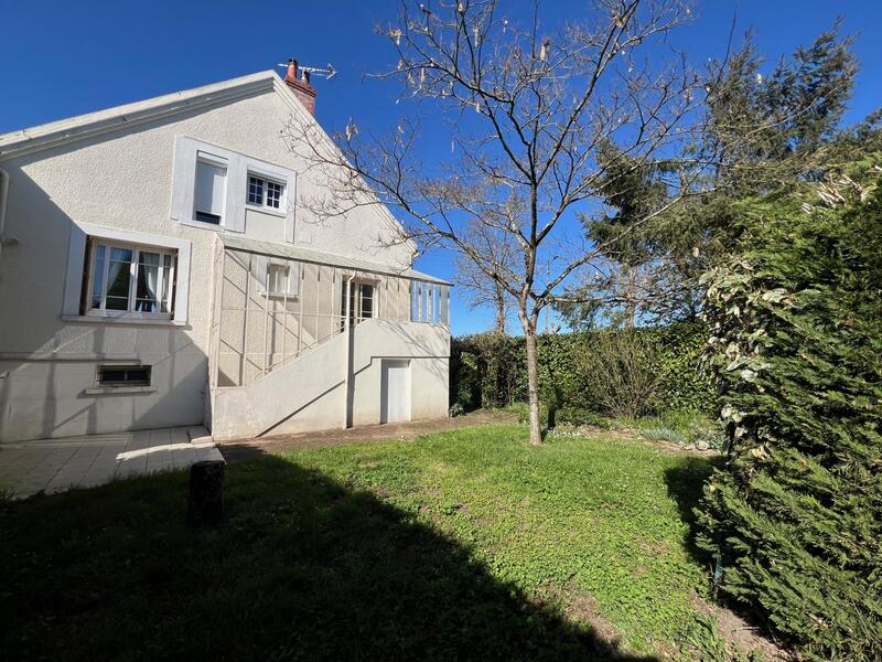 Maison - 96 m² - 4 pièces