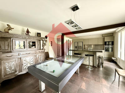 Maison - 163 m² - 10 pièces