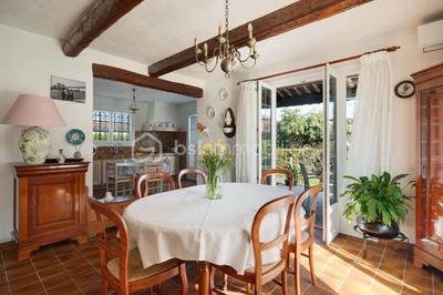 Maison traditionnelle - 260 m² - 5 pièces