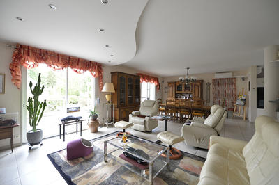 Maison - 290 m² - 7 pièces