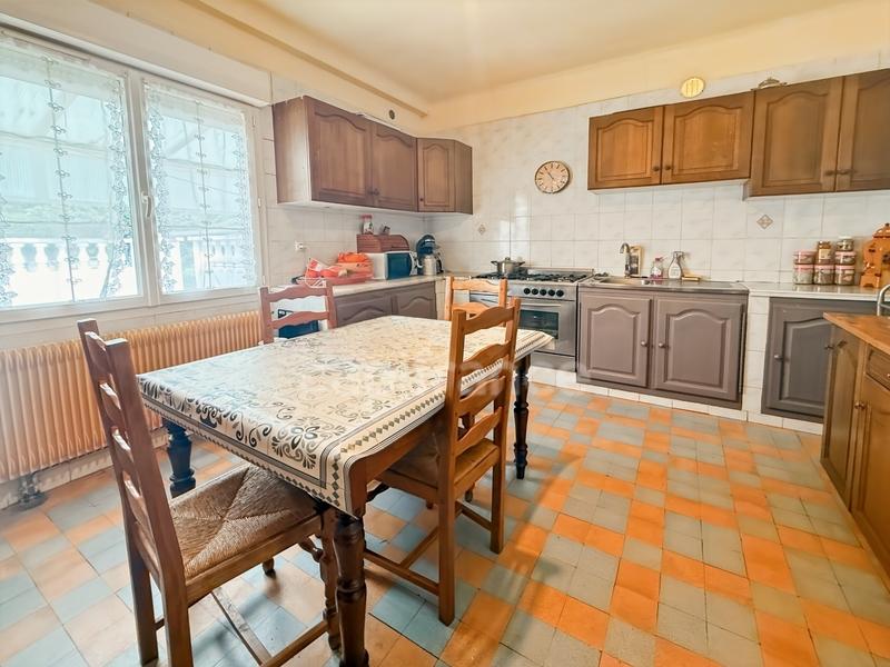 Immeuble - 193 m² - 9 pièces