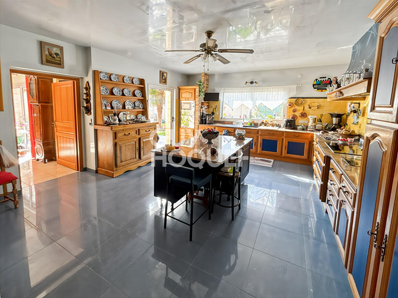 Maison - 295 m² - 8 pièces