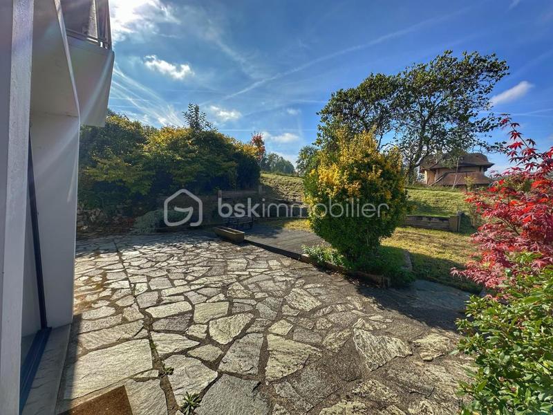 Propriété - 220 m² - 6 pièces