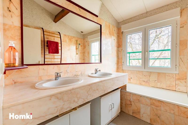 Maison - 98 m² - 5 pièces