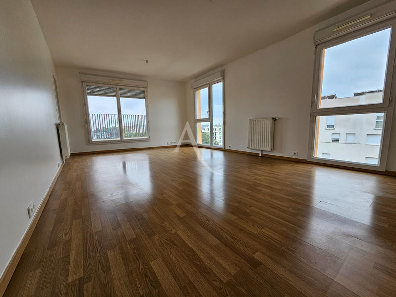 Appartement - 90 m² - 5 pièces